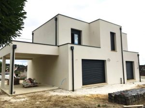 maison sur mesure multiple decroche toit plat en essonne enduit blanc menuiseries gris fonce archidesign