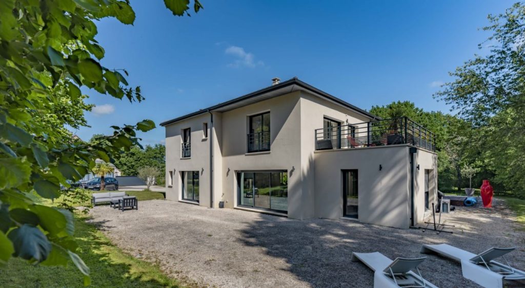 Vue extérieure 1 - Constructeur de maison sur mesure haut de gamme moderne design architecte sur Saint Remy l Honoré, Montfort l'Amaury, Méré, Bazoches sur Guyonne (6)