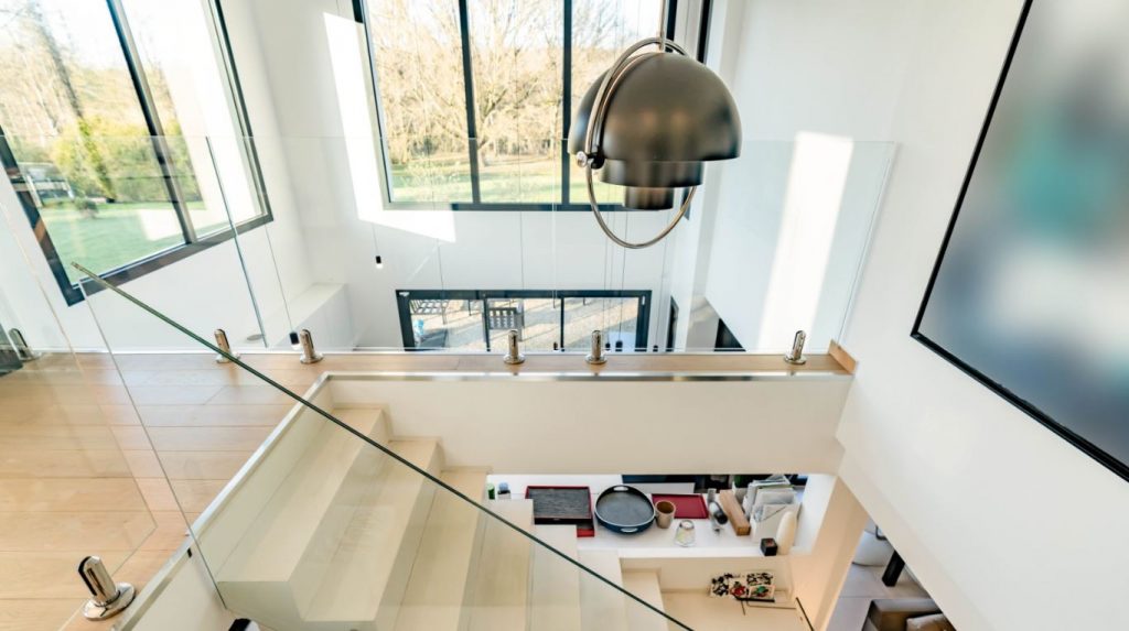 Vue intérieure - Vide sur séjour - Constructeur de maison sur mesure haut de gamme moderne design architecte sur Saint Remy l Honoré, Montfort l'Amaury, Méré, Bazoches sur Guyonne (8)