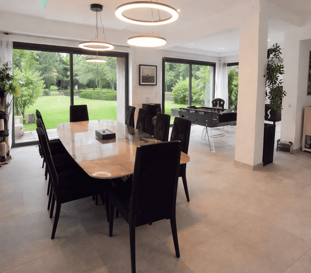 Maison A - Salon - Maison Architecte Moderne Toit Plat Terrasse Accessible - Enduit et Pierre (1)